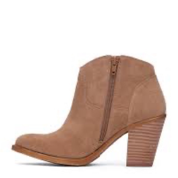 Lucky Brand Eller Booties - Picture 2 of 9